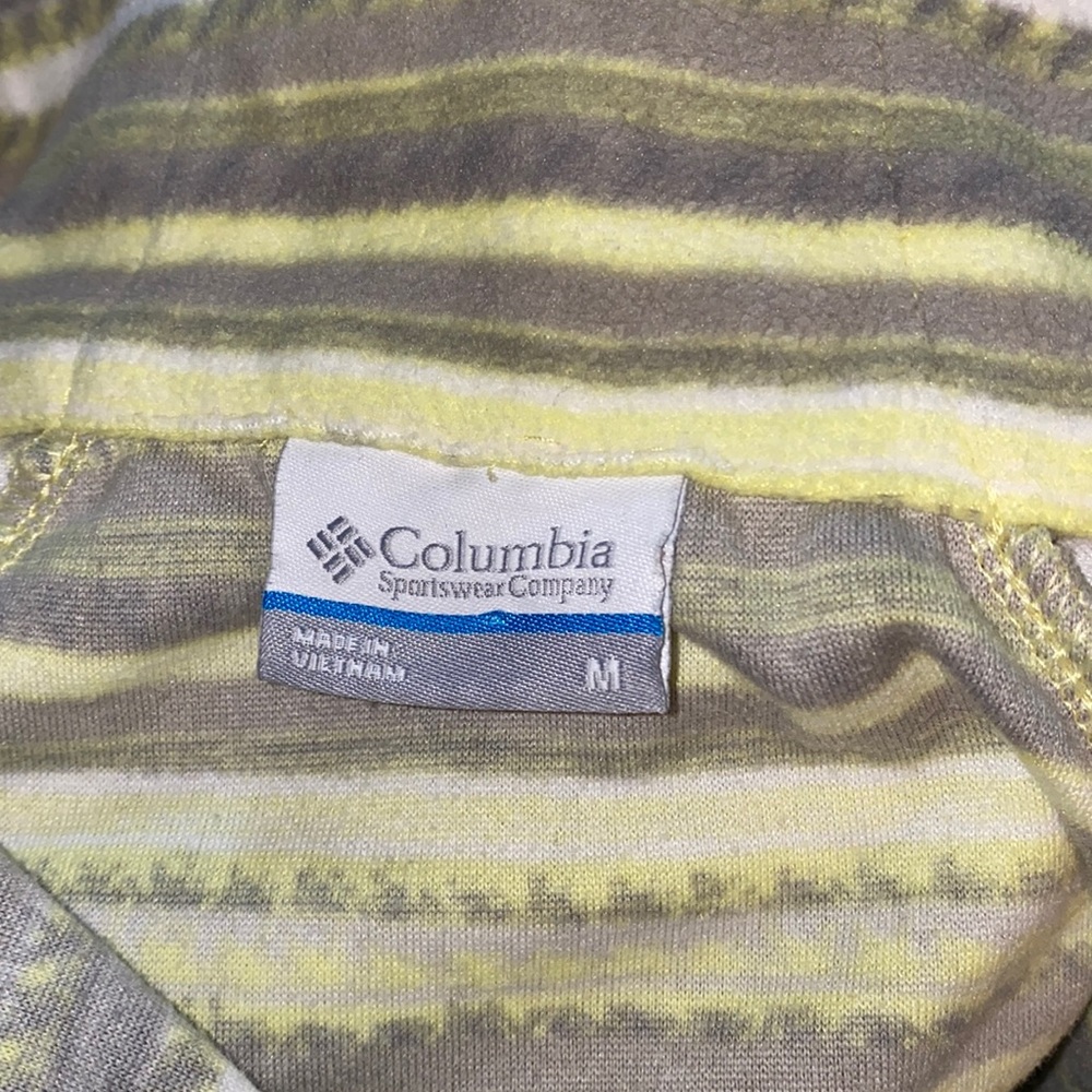 💋Comfy Columbia patterned quarter zip up! - Picture 3 of 7
